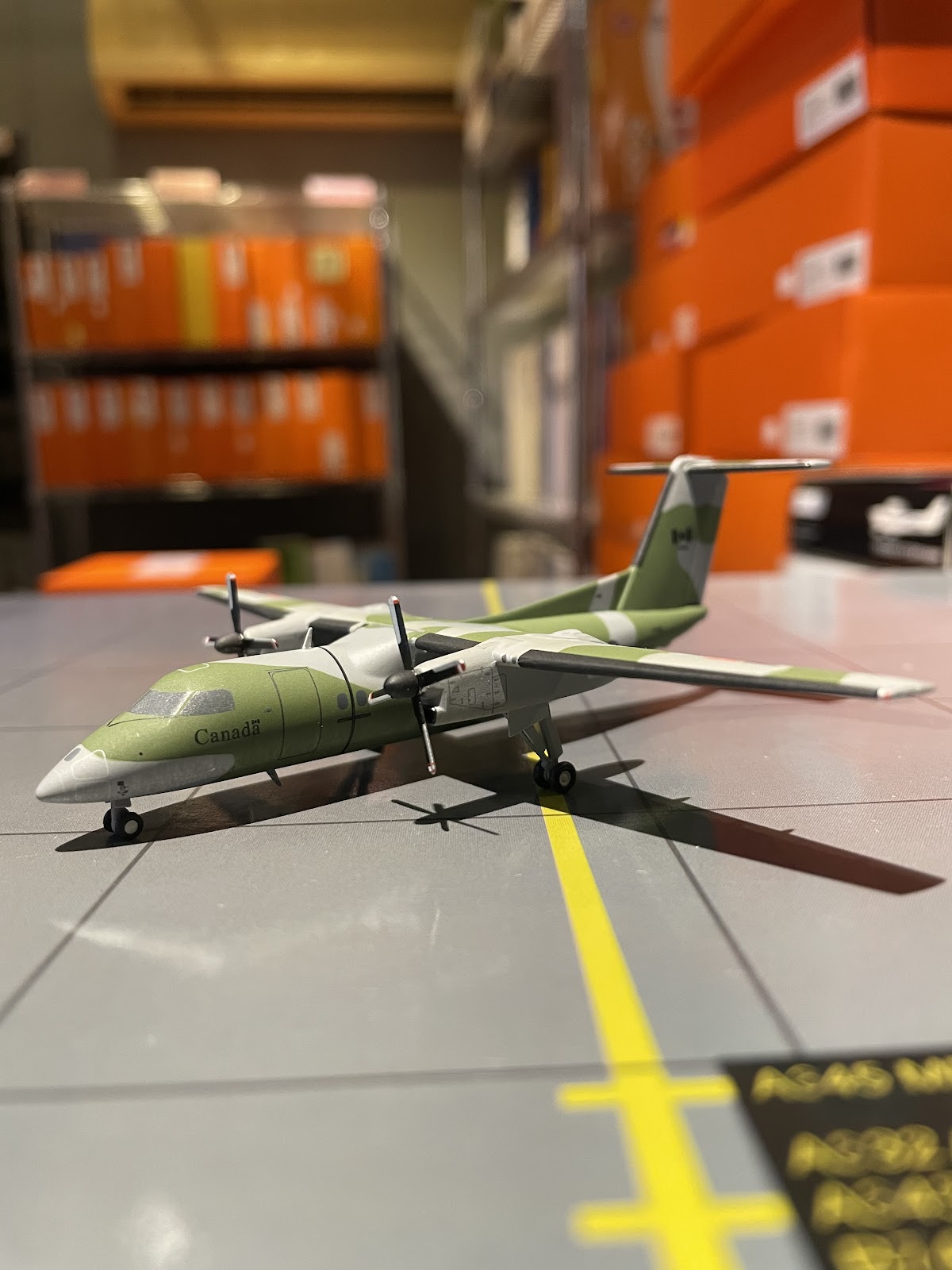 RBF絕版 JC 金屬 1:200 Canada AIR FORCE DHC8-102  XX2583 *free shipping* 全球免運費