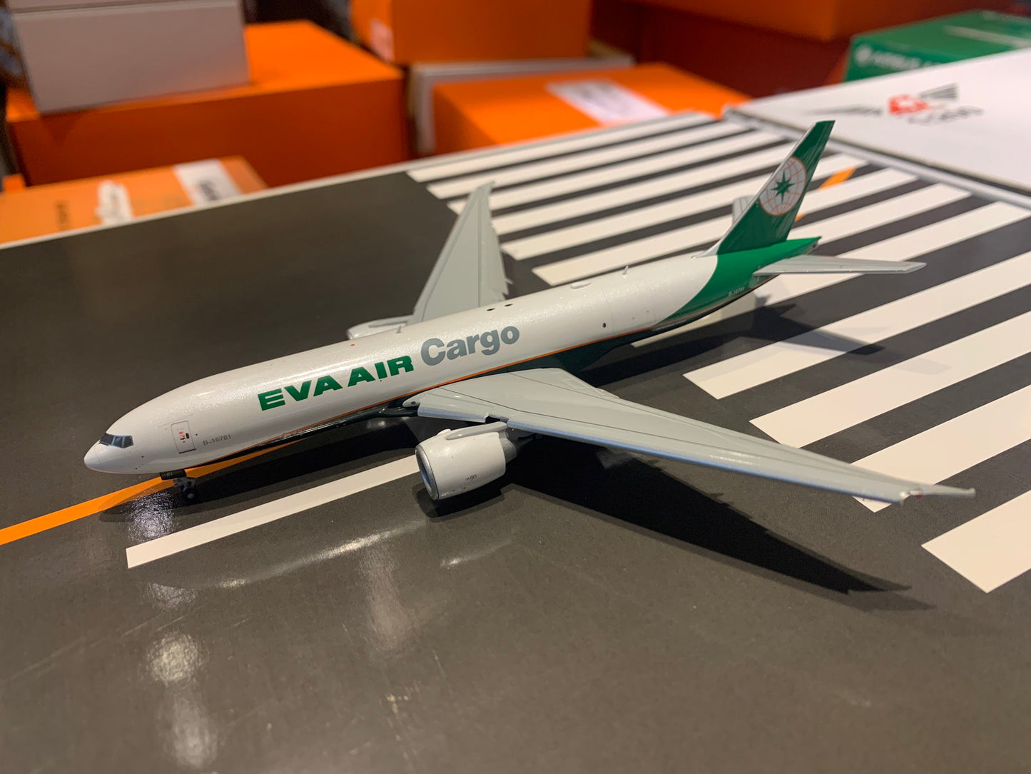 RBF現貨 ALB 金屬 1:400 EVA AIR 777-200F CARGOB-16781  ALB4EVA06A *free shipping* 全球免運費