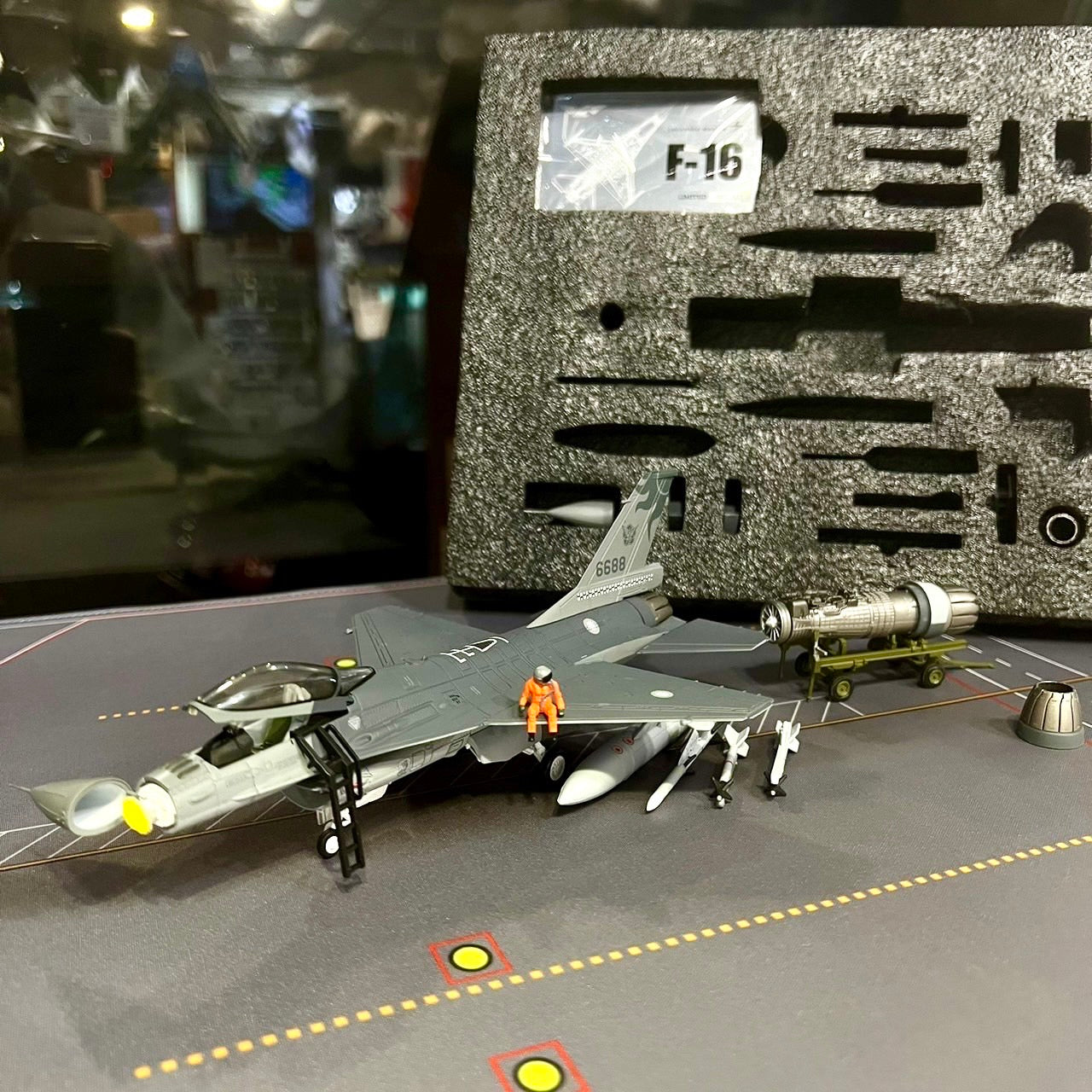 RBF現貨 ALB 金屬 1:72 Taiwan AIR FORCE F-16A 6688 ALB721602 *free shipping* 全球免運費
