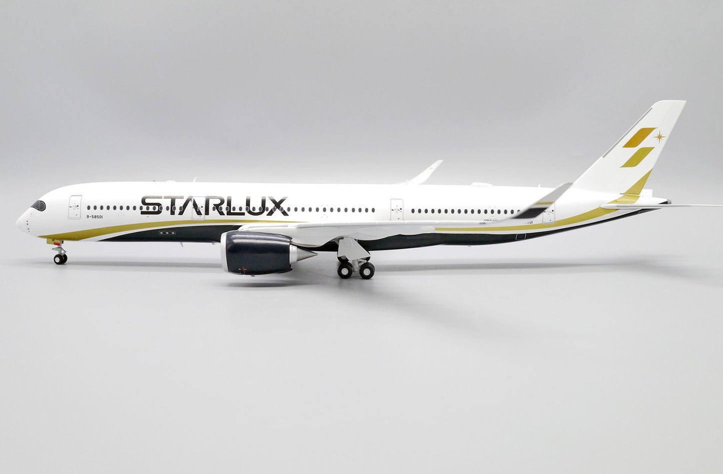 RBF絕版  1:200 STARLUX A350-900 JX2359 *free shipping* 全球免運費