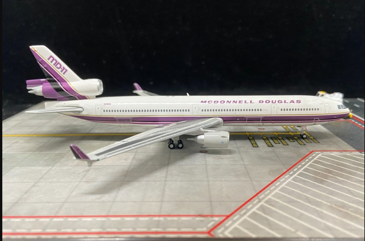 RBF現貨 JC 金屬 1/400 House Color MD-11 N211MD LH4076 *free shipping* 全球免運費
