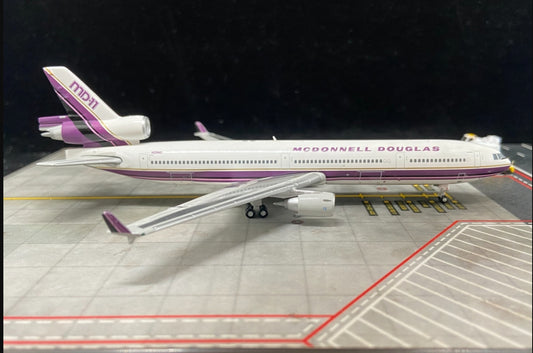 RBF現貨 JC 金屬 1/400 House Color MD-11 N211MD LH4076 *free shipping* 全球免運費