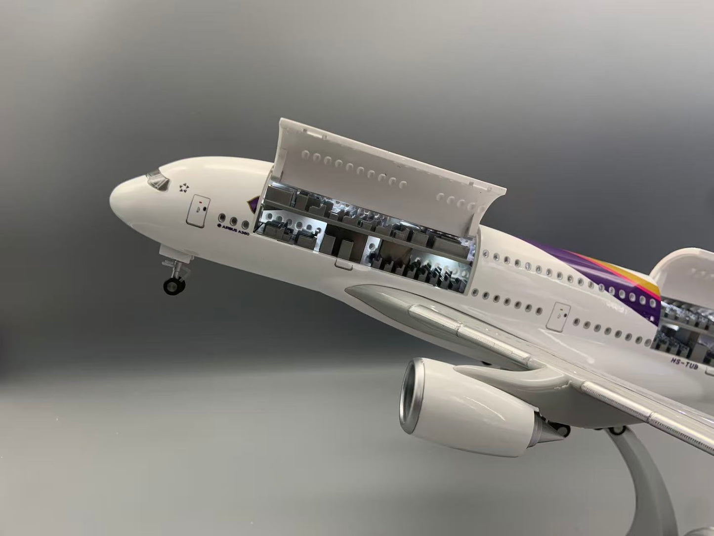 RBF  1:160 A380 THAI CUTAWAY MODEL A108-2