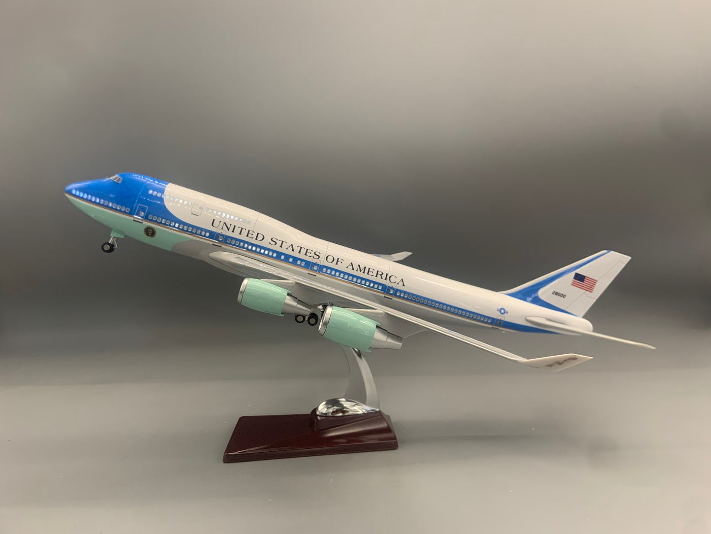 RBF  1:150 747 AIR FORCE ONE CUTAWAY MODE C110-1