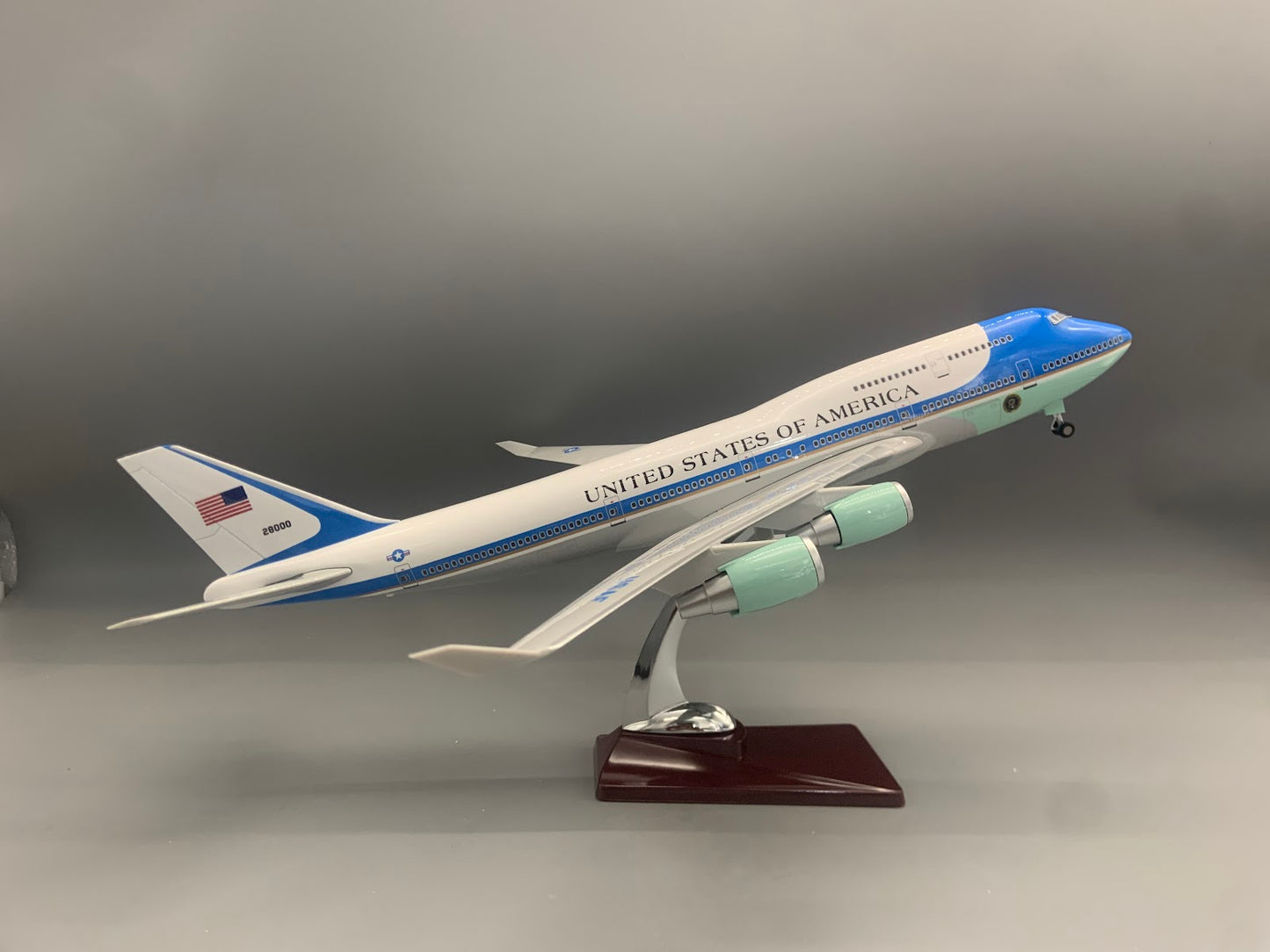 RBF  1:150 747 AIR FORCE ONE CUTAWAY MODE C110-1