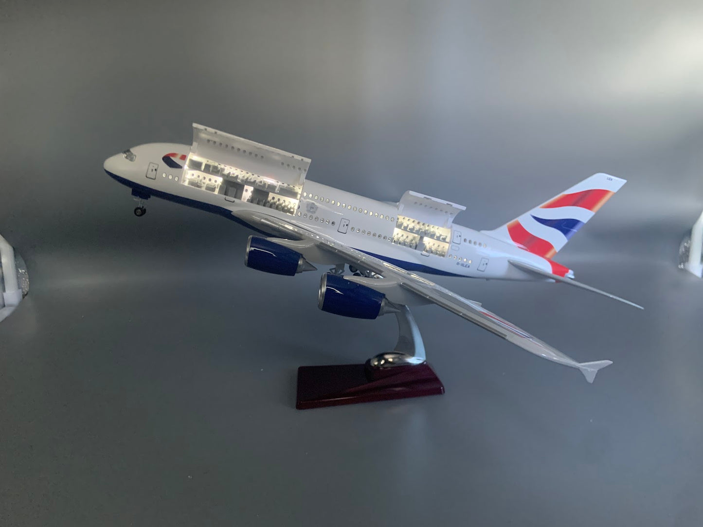 RBF  1:160 A380 BRITISH CUTAWAY MODEL A109-2