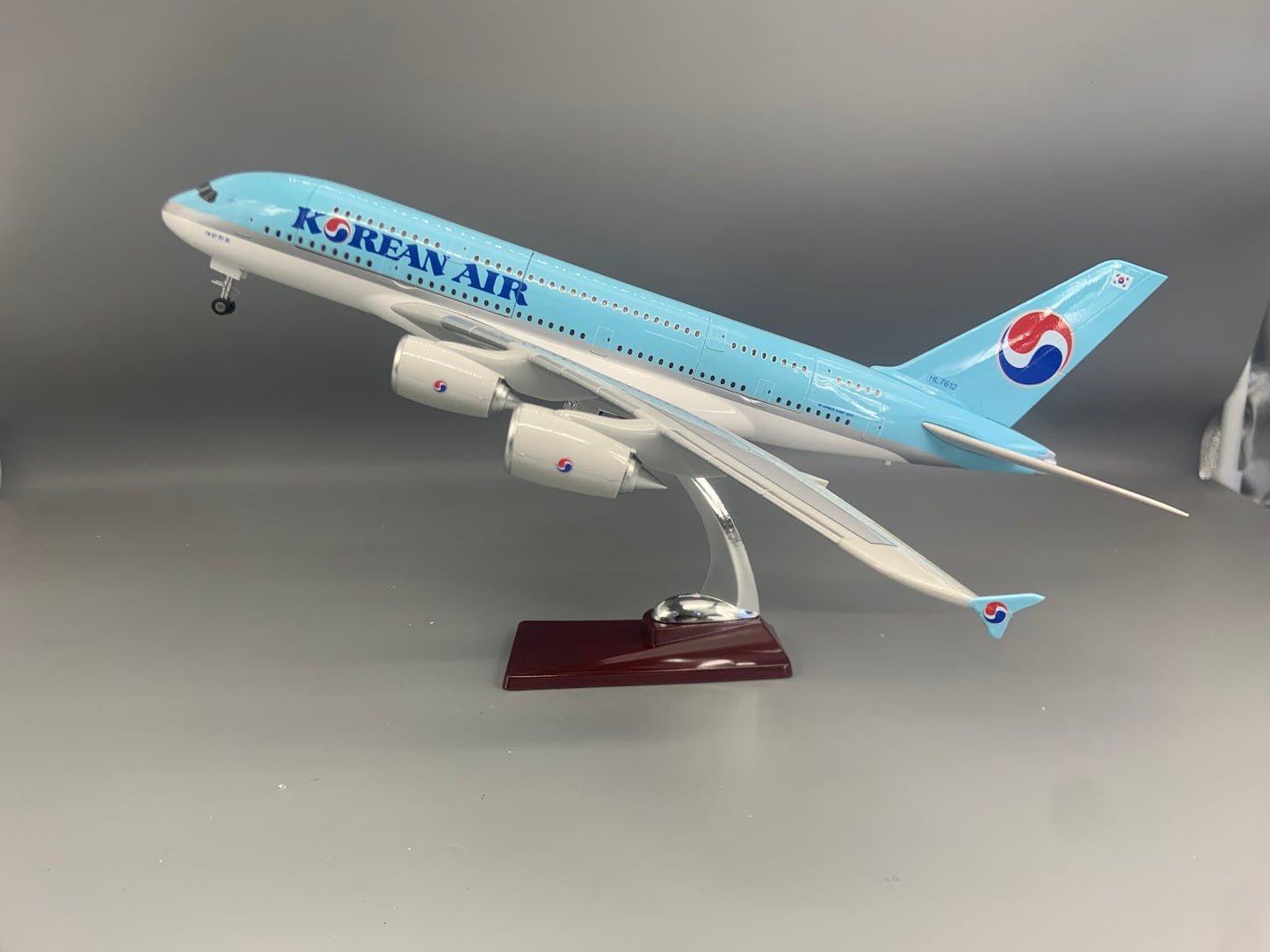RBF  1:160 A380 KOREAN CUTAWAY MODEL A113-2