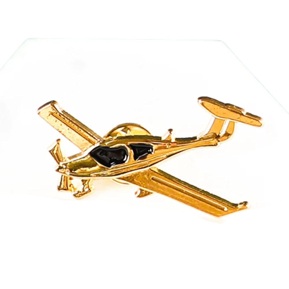 RBF 現貨 DA-40 2.4x2.4cm PIN 胸針 PIN24-G 全球免運 Free Shipping Worldwide