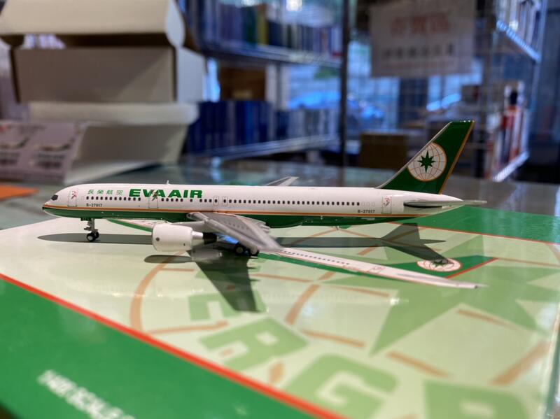 RBF絕版   1:400 EVA AIR 757-200 B-17017 DAEVA017 *free shipping* 全球免運費