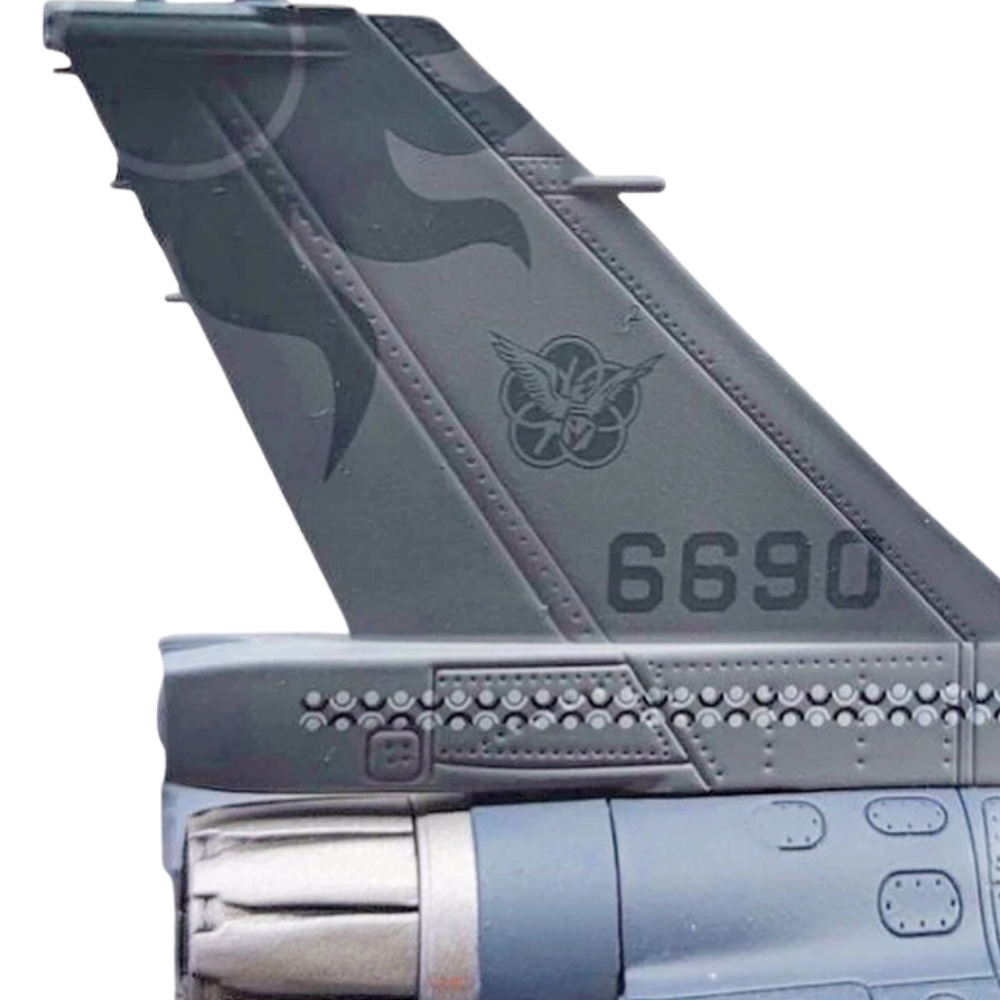 RBF現貨 ALB 金屬 1:72 Taiwan AIR FORCE F-16A 6690 Fly ALB726690 *kostenloser Versand* 全球免運費