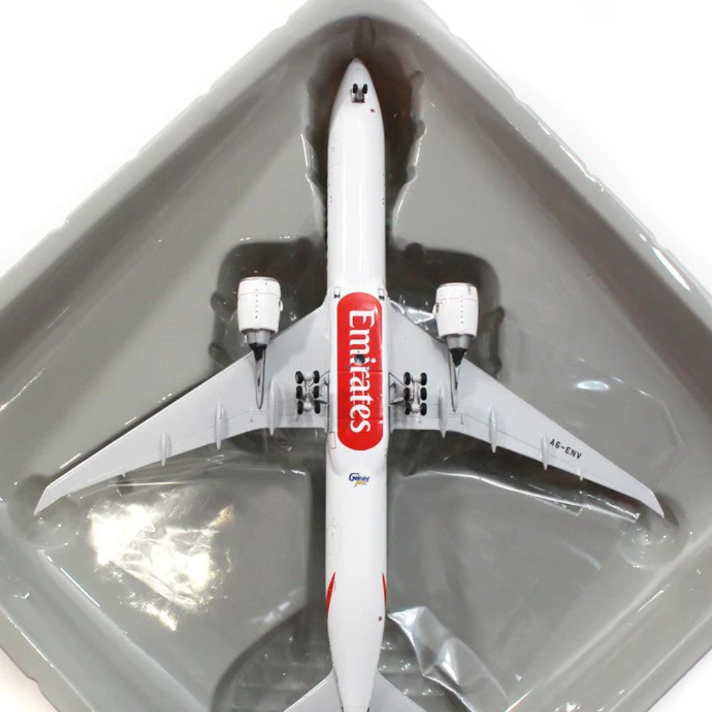 RBF-Modell 1:400 Emirates 777-300ER A6-ENV GEMGJ2219 *kostenloser Versand* Jetzt verfügbar