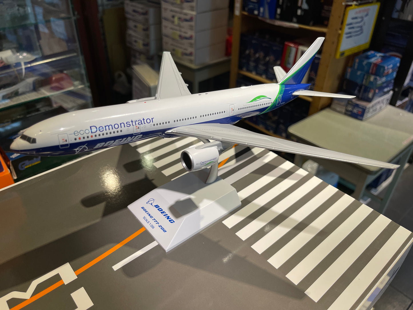 RBF絕版 JC 金屬  1:200 BOEING Aircraft Company 777-2 XX2320 *free shipping* 全球免運費