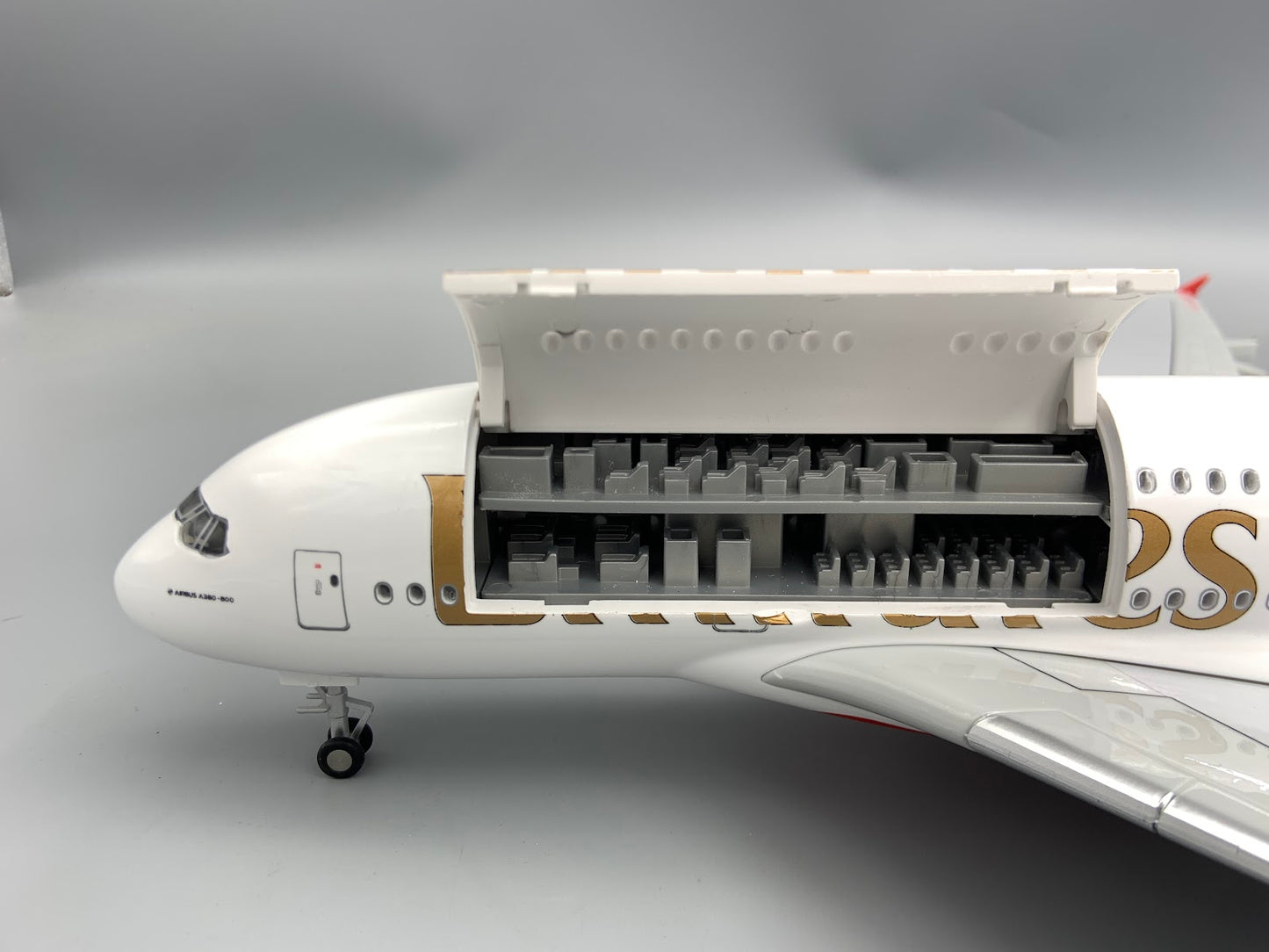 RBF  1:160 A380 EMIRATES CUTAWAY MODEL A103-2