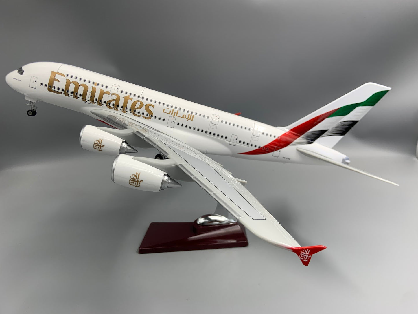 RBF  1:160 A380 EMIRATES CUTAWAY MODEL A103-2